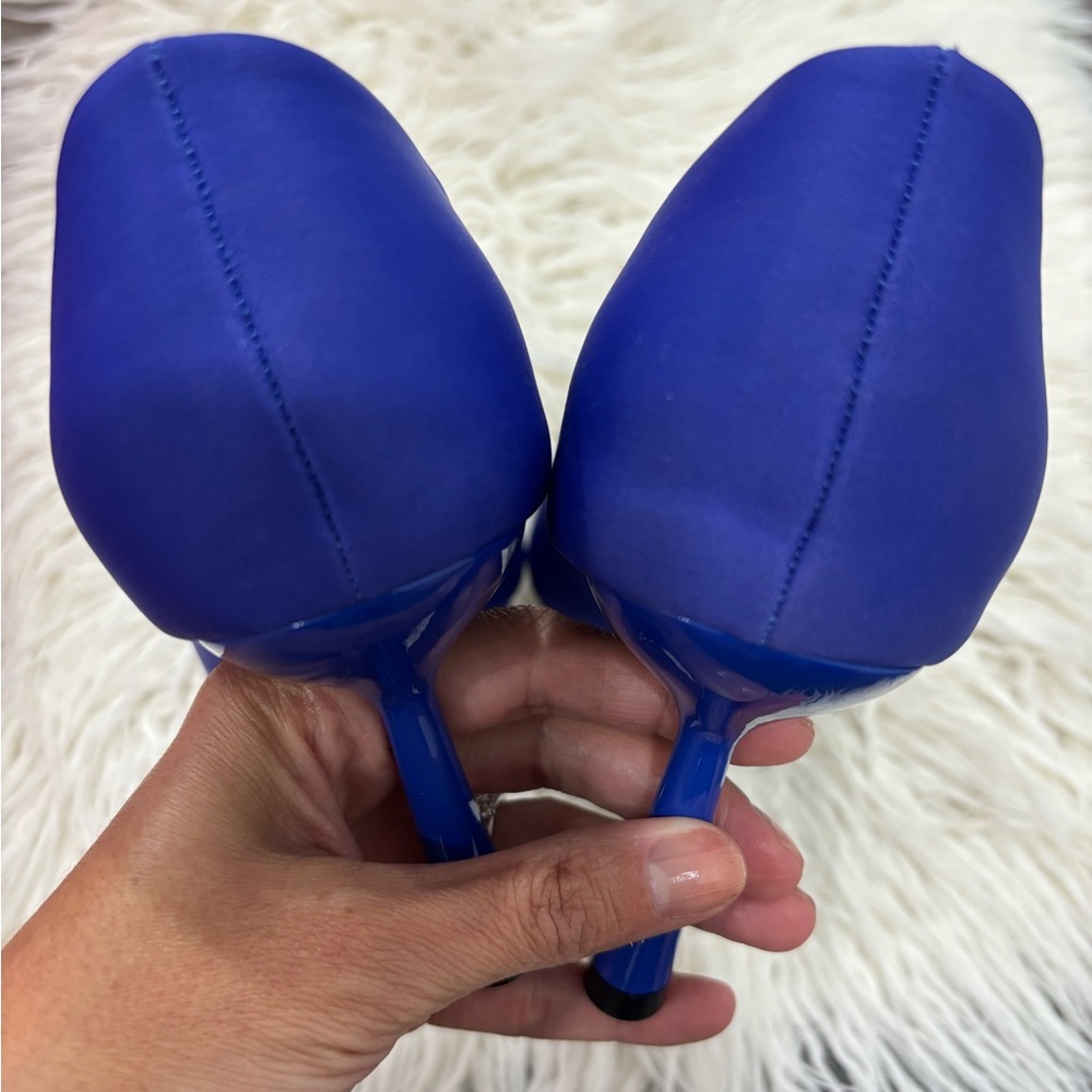 Royal Blue Satin Heels with Crystal
Buckle Embellishment - Size 8 - Picture 3 of 4